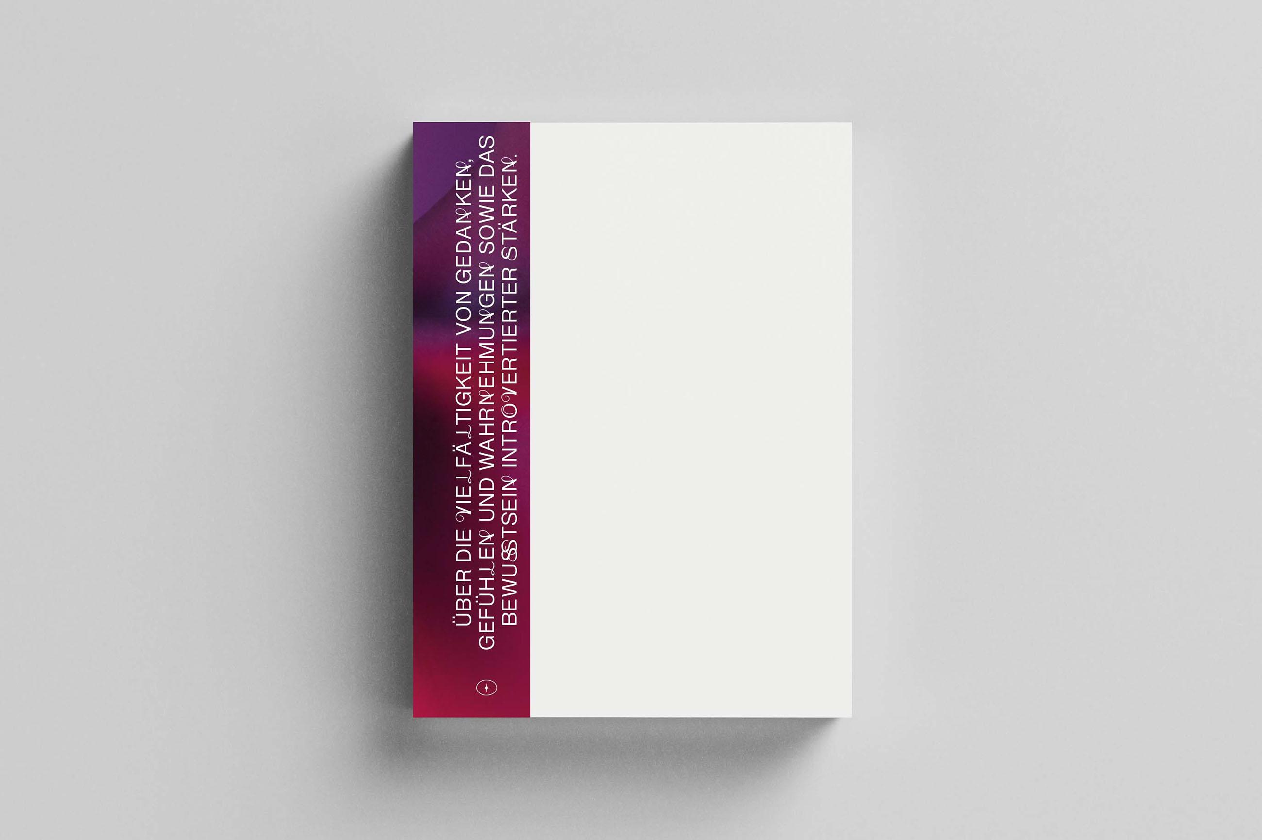 Buchcover der Masterarbeit "Über die Vielfältigkeit von Gedanken, Gefühlen und Wahrnehmungen sowie das Bewusstsein introvertierter Stärken"